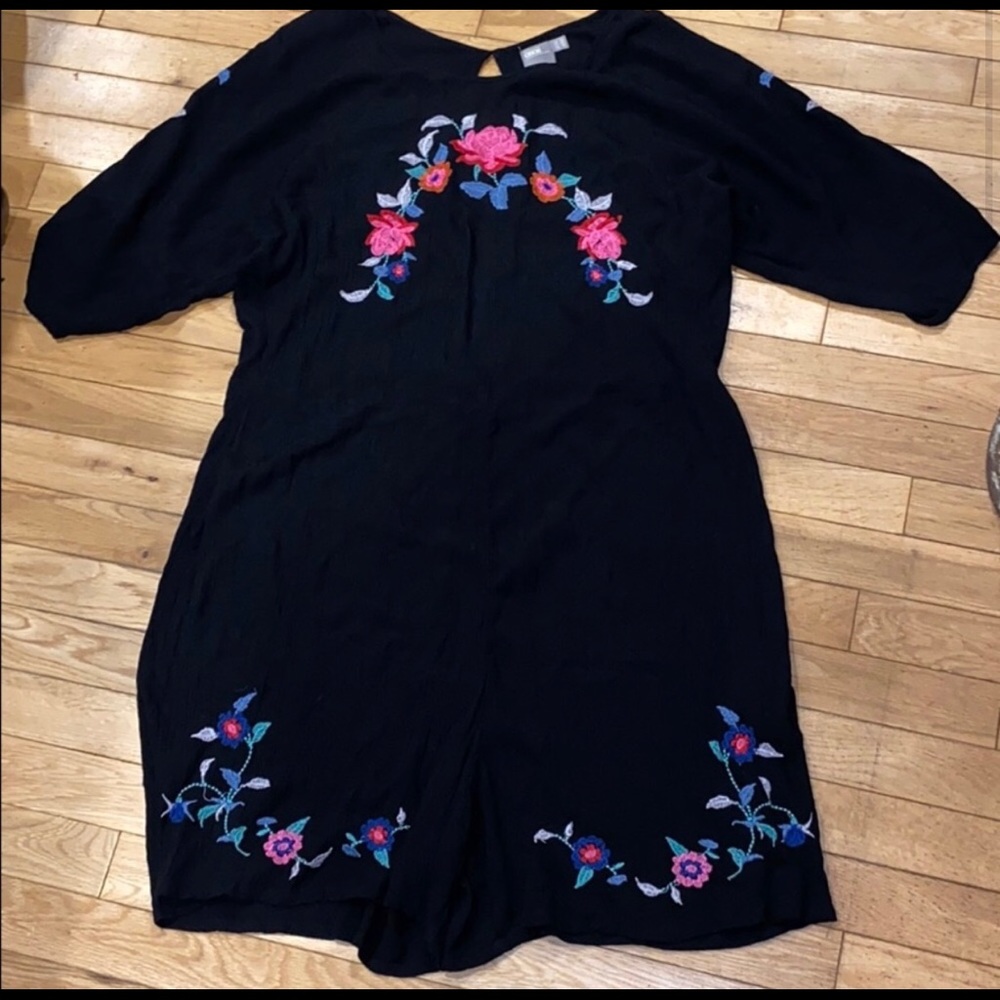 🌼🌸🌷2/$20 Asos embroidered romper